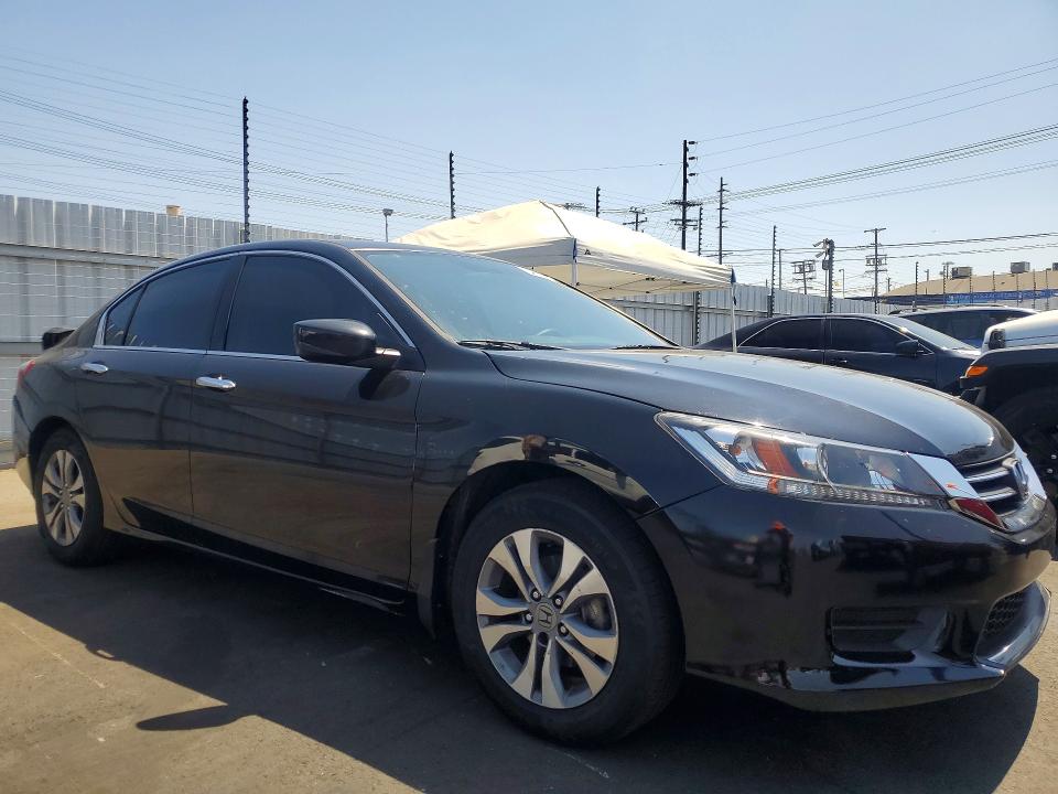 Photo 4 from auction – 2015 HONDA ACCORD with VIN 1HGCR2F38FA210902