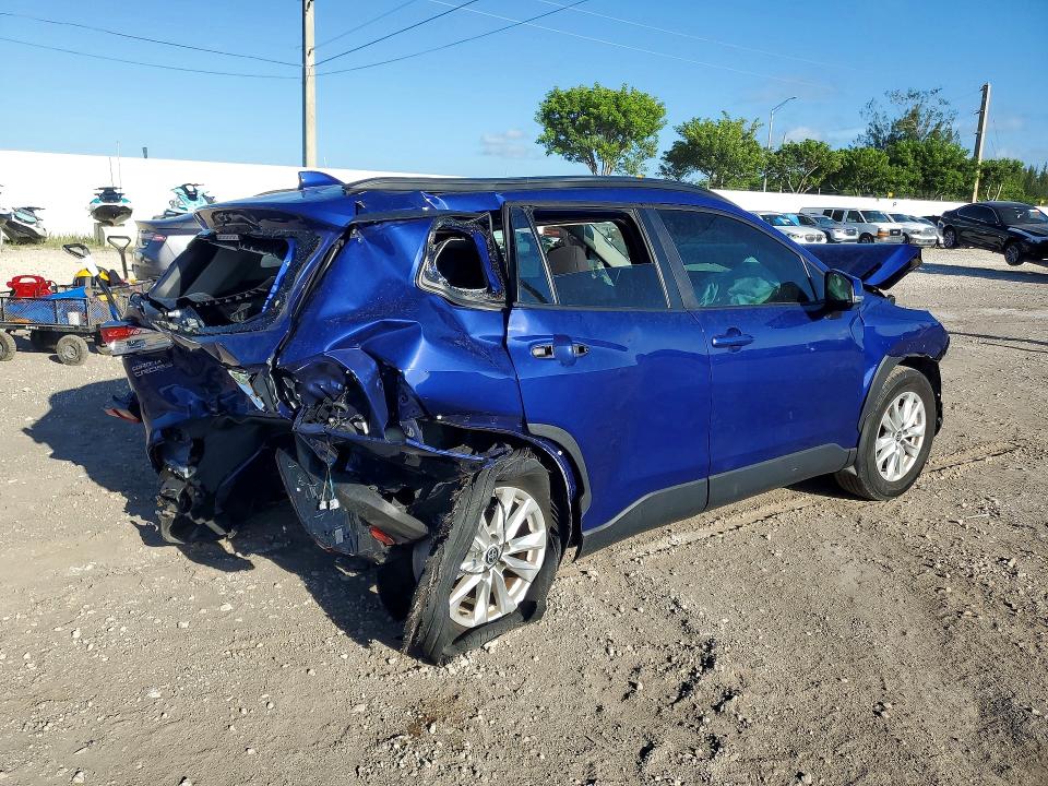 Photo 3 from auction – 2023 TOYOTA COROLLA CROSS with VIN 7MUCAAAG3PV070505