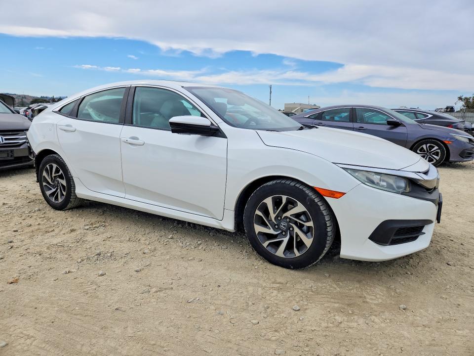 Photo 4 from auction – 2018 HONDA CIVIC with VIN 2HGFC2F74JH501215