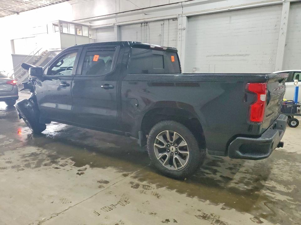 Photo 2 from auction – 2021 CHEVROLET SILVERADO with VIN 1GCUYEED6MZ151932
