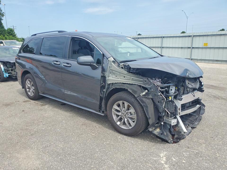 Photo 4 from auction – 2025 TOYOTA SIENNA with VIN 5TDYRKEC9SS285028