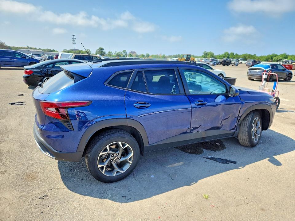 Photo 3 from auction – 2024 CHEVROLET TRAX with VIN KL77LHE28RC028958