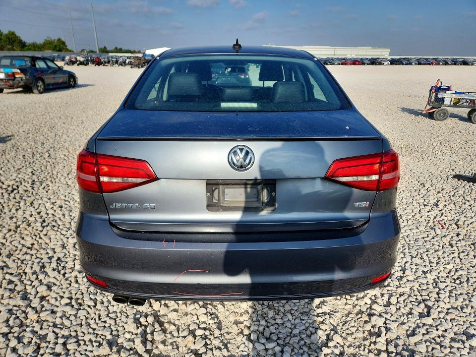Photo 6 from auction – 2015 VOLKSWAGEN JETTA with VIN 3VWD07AJ2FM357037