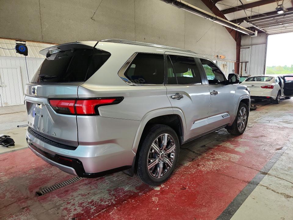 Photo 3 from auction – 2024 TOYOTA SEQUOIA with VIN 7SVAAABA8RX021301