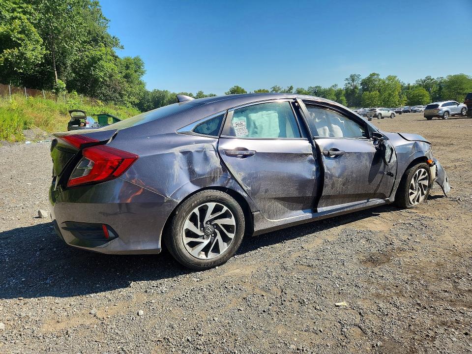 Photo 3 from auction – 2017 HONDA CIVIC with VIN 19XFC2F79HE222380
