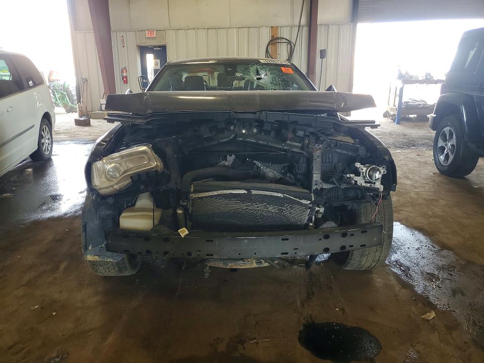 Photo 5 from auction – 2015 CHRYSLER 300 with VIN 2C3CCARG5FH781875