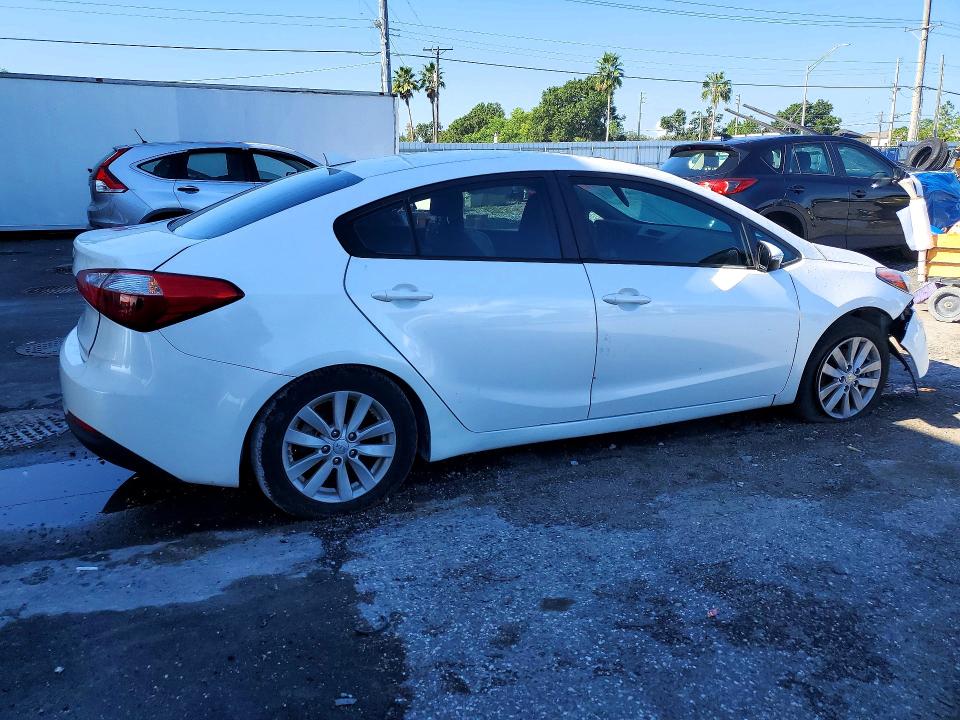Photo 3 from auction – 2015 KIA FORTE with VIN KNAFX4A67F5382813
