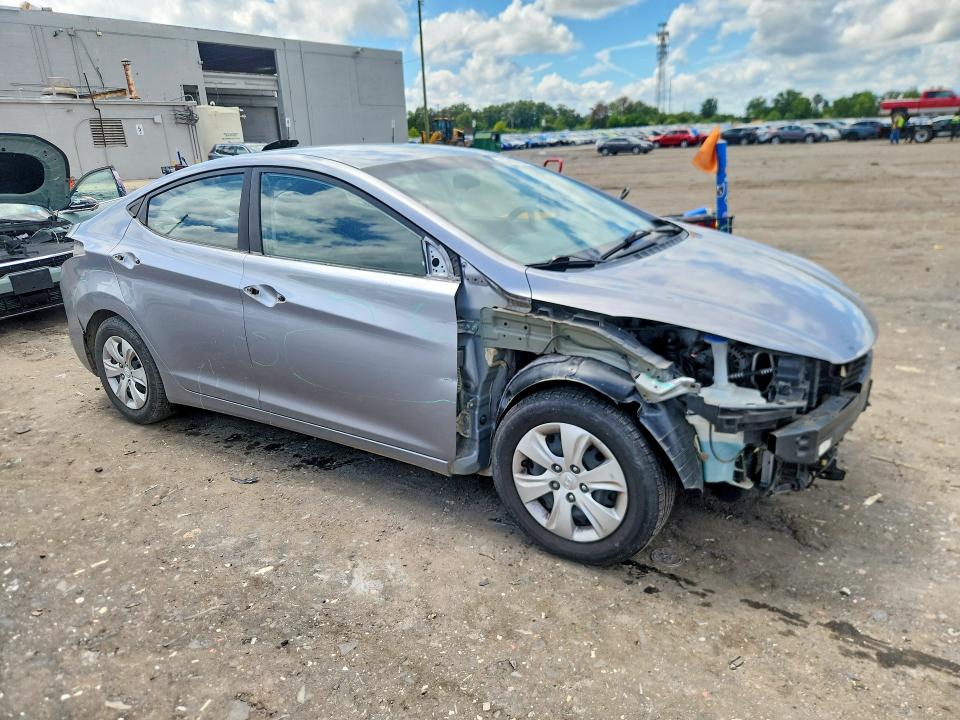 Photo 4 from auction – 2016 HYUNDAI ELANTRA with VIN 5NPDH4AE2GH782987