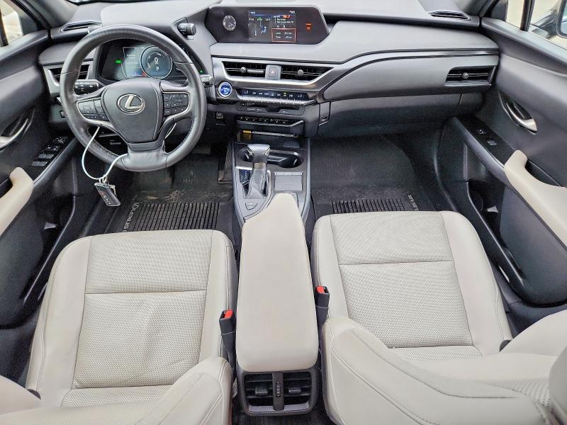 Photo 8 from auction – 2019 LEXUS UX with VIN JTHU9JBH8K2019384