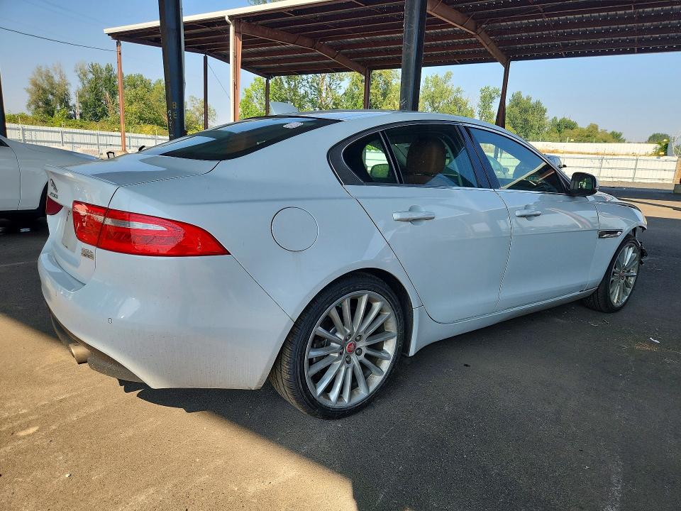 Photo 3 from auction – 2018 JAGUAR XE with VIN SAJAN4EV0JCP16870