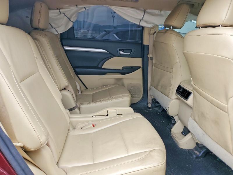 Photo 11 from auction – 2016 TOYOTA HIGHLANDER with VIN 5TDJKRFH5GS299721