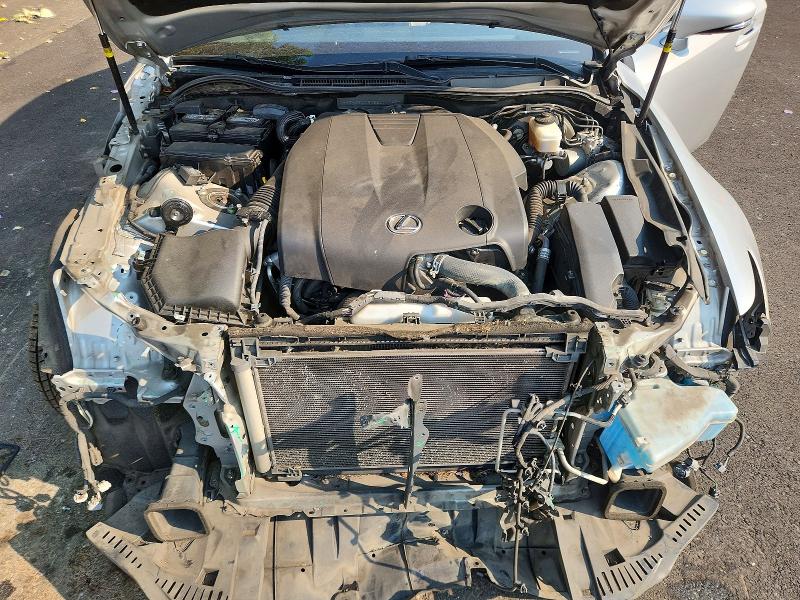 Photo 11 from auction – 2014 LEXUS IS with VIN JTHCF1D24E5011069