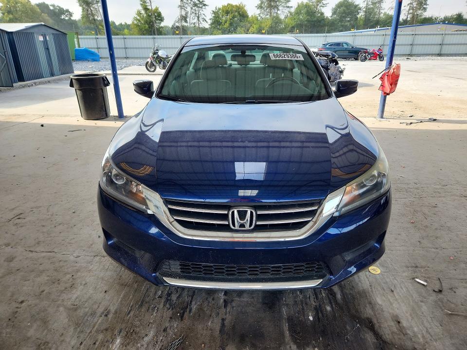 Photo 5 from auction – 2015 HONDA ACCORD with VIN 1HGCR2F33FA203839