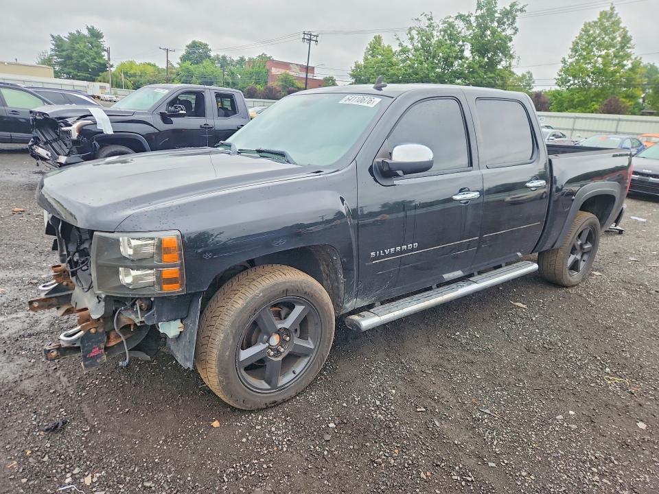 CHEVROLET SILVERADO 2011 with VIN 3GCPKTE39BG271280 - Photo from auction