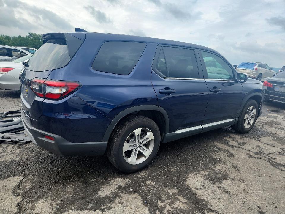 Photo 3 from auction – 2025 HONDA PILOT with VIN 5FNYG1H47SB176124