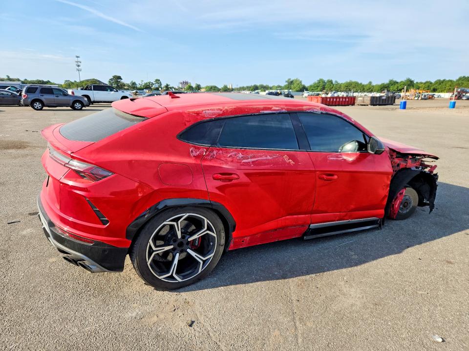 Photo 3 from auction – 2019 LAMBORGHINI URUS with VIN ZPBUA1ZL7KLA01965