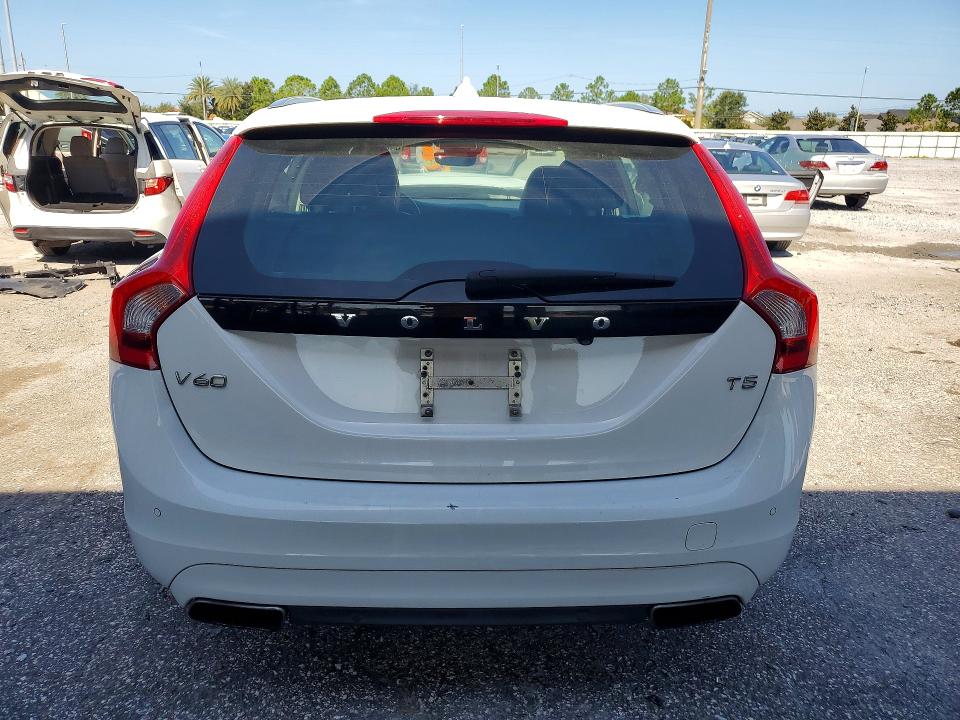 Photo 6 from auction – 2017 VOLVO V60 with VIN YV140MEK2H1370806