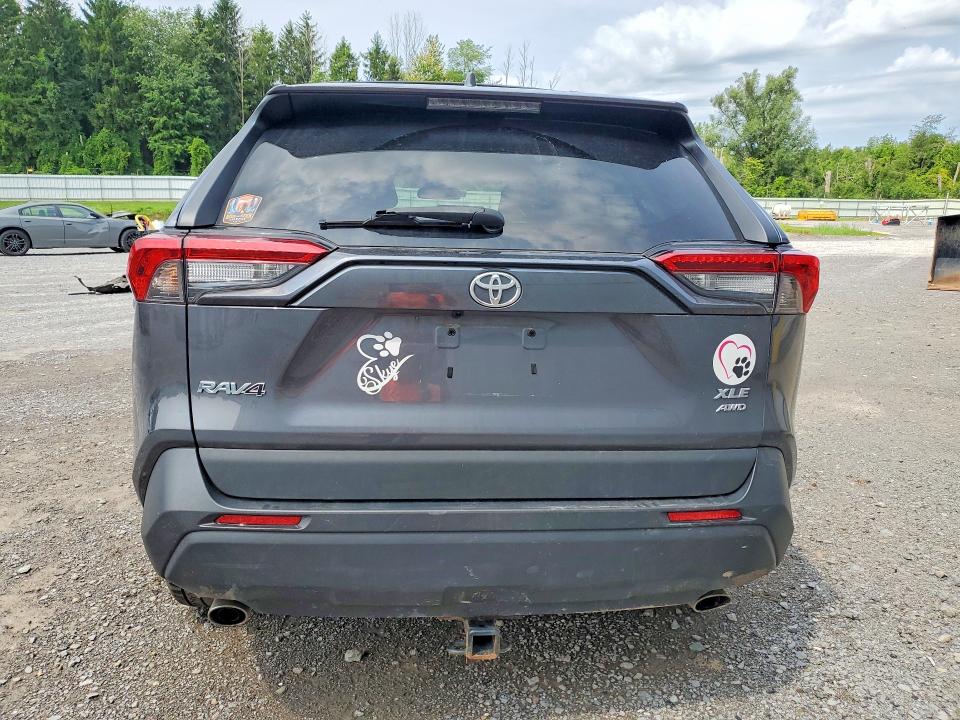 Photo 6 from auction – 2021 TOYOTA RAV4 with VIN 2T3P1RFV3MW174990