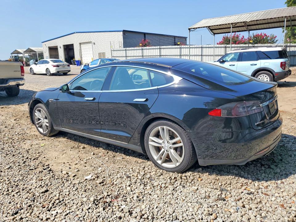 Photo 2 from auction – 2015 TESLA MODEL S with VIN 5YJSA1E13FF113013
