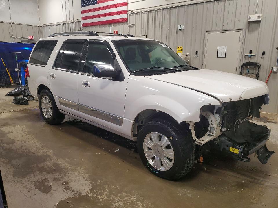Photo 4 from auction – 2014 LINCOLN NAVIGATOR with VIN 5LMJJ2J55EEL01518