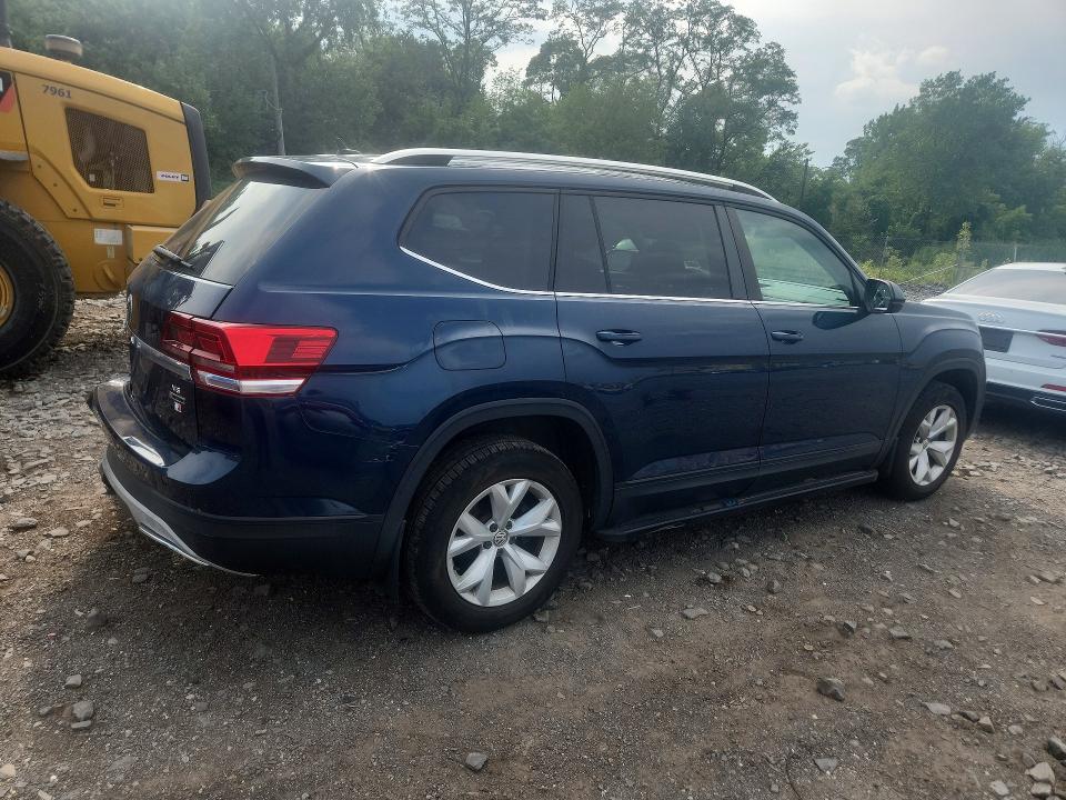 Photo 3 from auction – 2018 VOLKSWAGEN ATLAS with VIN 1V2LR2CA7JC595060