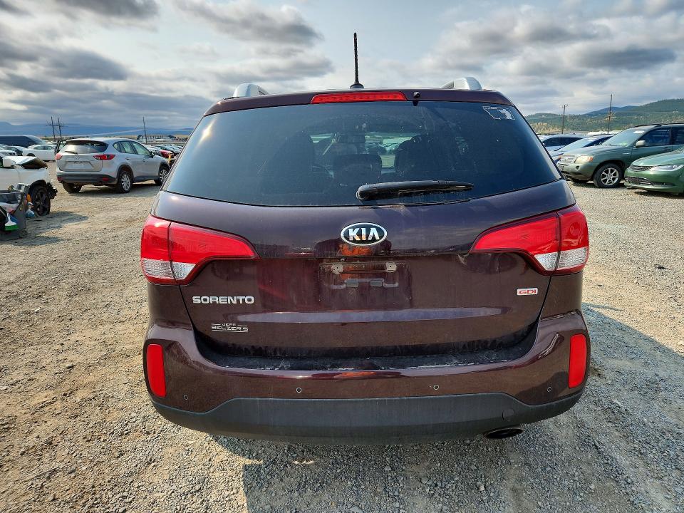 Photo 6 from auction – 2015 KIA SORENTO with VIN 5XYKTCA62FG638810
