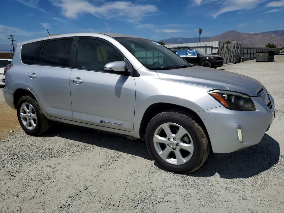 Photo 4 from auction – 2013 TOYOTA RAV4 EV with VIN 2T3YL4DV7DW002238