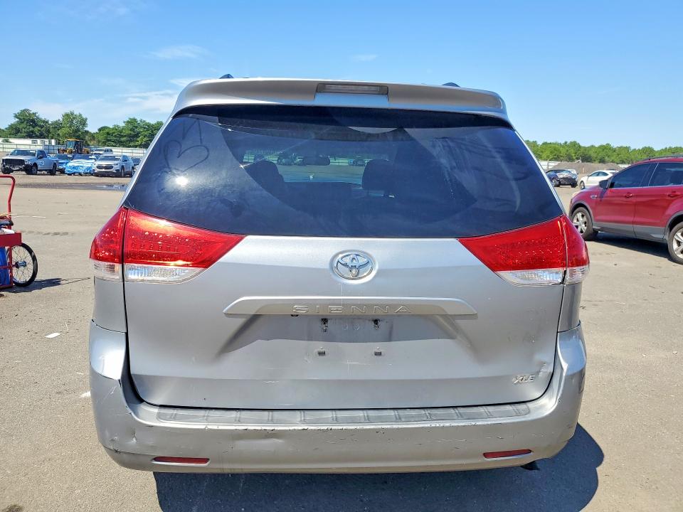 Photo 6 from auction – 2013 TOYOTA SIENNA with VIN 5TDYK3DC7DS309177