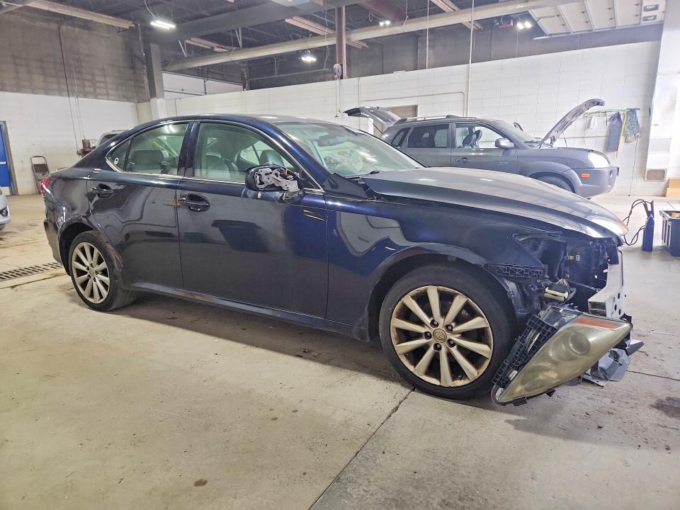 Photo 4 from auction – 2009 LEXUS IS with VIN JTHCK262495034582