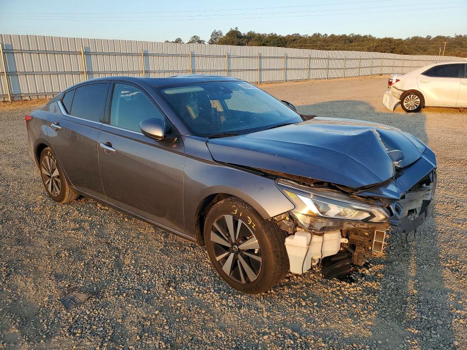 Photo 4 from auction – 2021 NISSAN ALTIMA with VIN 1N4BL4DV3MN412571