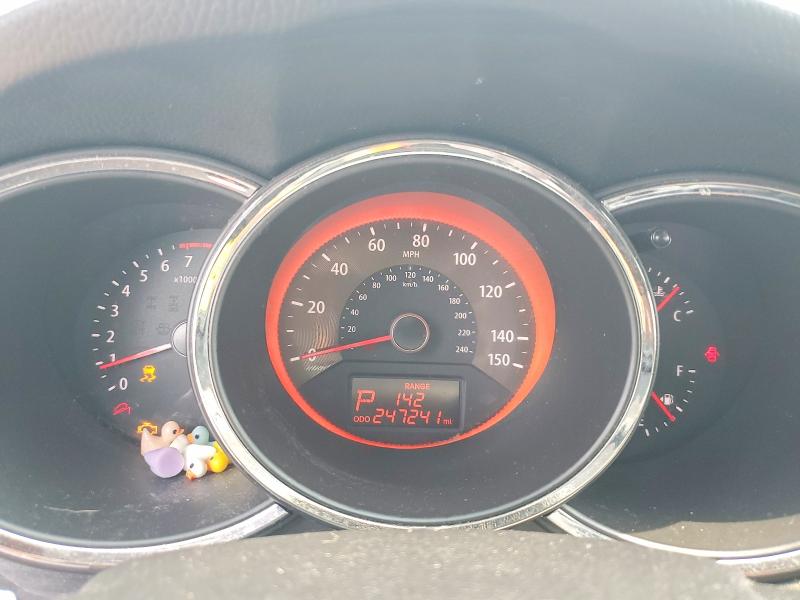 Photo 9 from auction – 2012 KIA SORENTO with VIN 5XYKWDA2XCG302439