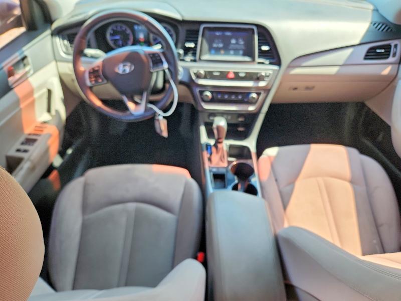 Photo 8 from auction – 2018 HYUNDAI SONATA with VIN 5NPE34AF3JH637895