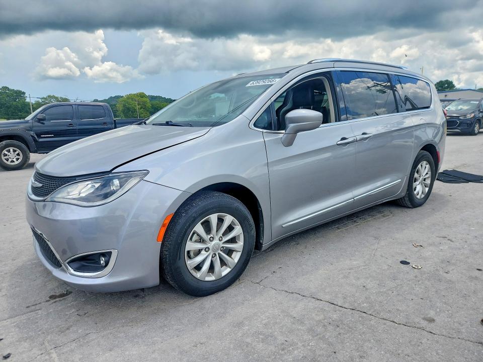 CHRYSLER PACIFICA 2019 with VIN 2C4RC1BG0KR603571 - Photo from auction