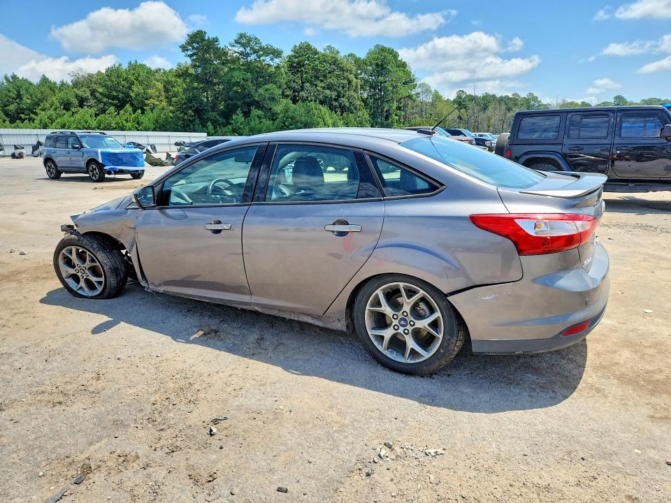 Photo 2 from auction – 2013 FORD FOCUS with VIN 1FADP3F28DL331412