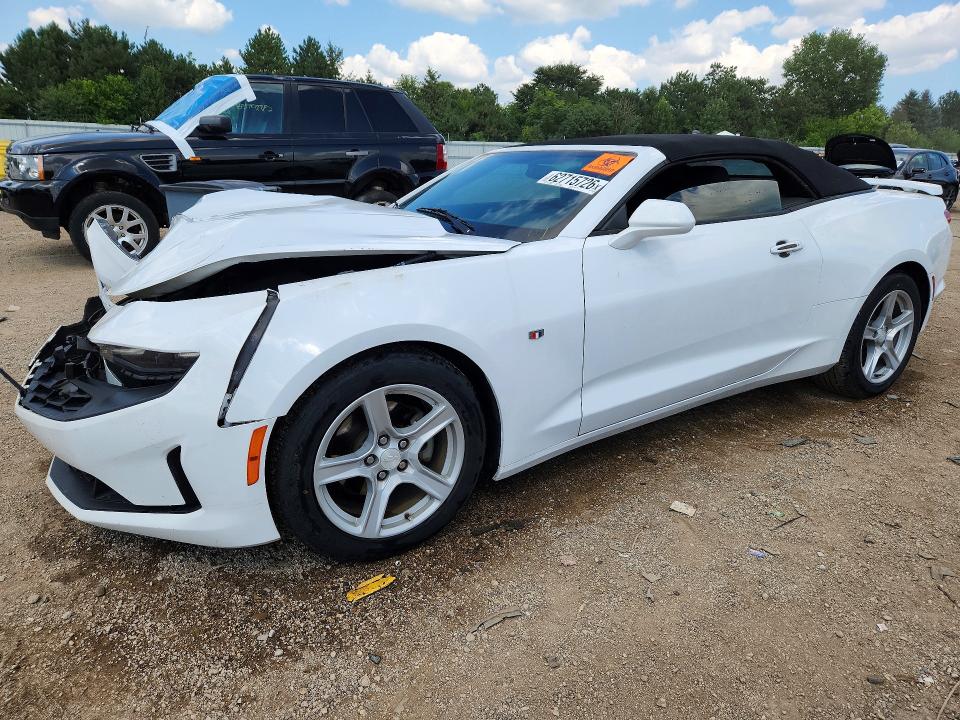 CHEVROLET CAMARO 2020 with VIN 1G1FB3DS2L0111440 - Photo from auction