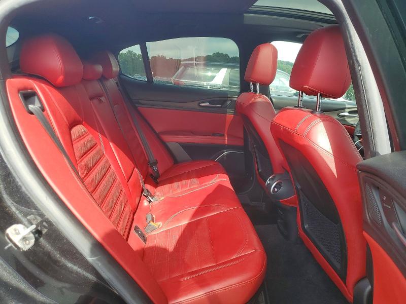 Photo 11 from auction – 2018 ALFA ROMEO STELVIO with VIN ZASFAKNNXJ7B90591