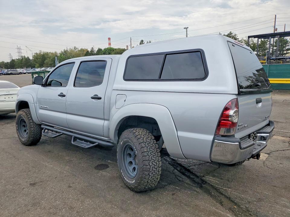 Photo 2 from auction – 2011 TOYOTA TACOMA with VIN 3TMLU4EN5BM063088