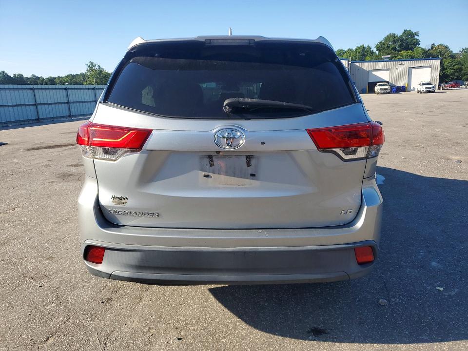 Photo 6 from auction – 2017 TOYOTA HIGHLANDER with VIN 5TDZZRFH1HS230993