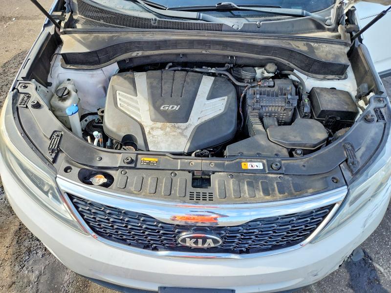 Photo 12 from auction – 2015 KIA SORENTO with VIN 5XYKU4A70FG647548