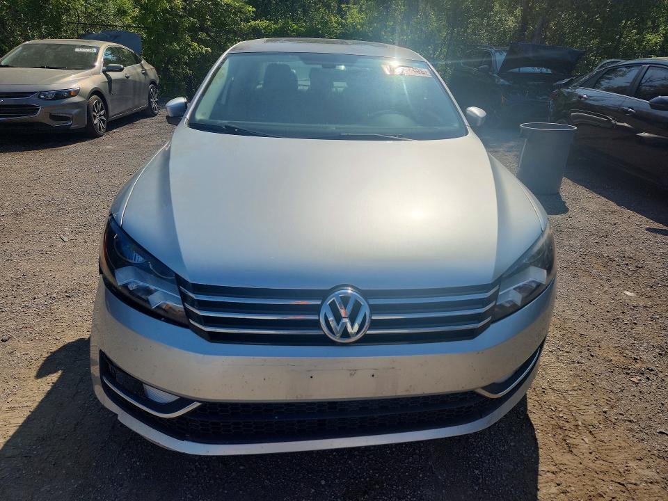 Photo 5 from auction – 2015 VOLKSWAGEN PASSAT with VIN 1VWBS7A33FC018291