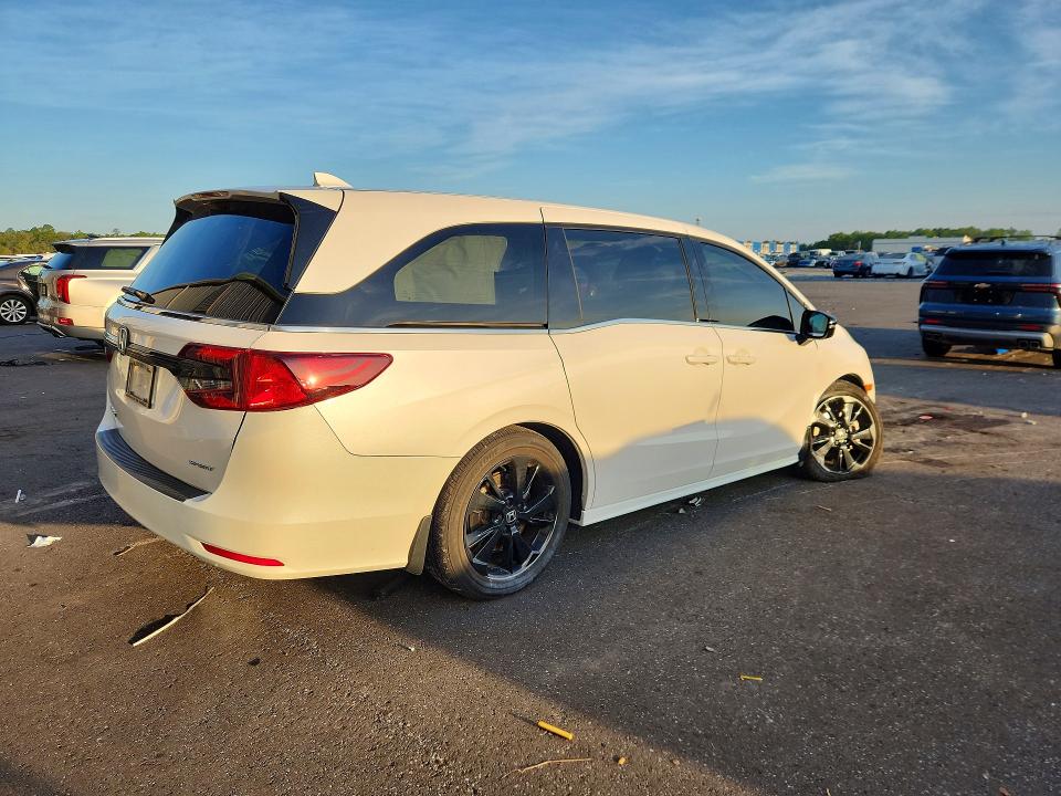 Photo 3 from auction – 2024 HONDA ODYSSEY with VIN 5FNRL6H7XRB068971