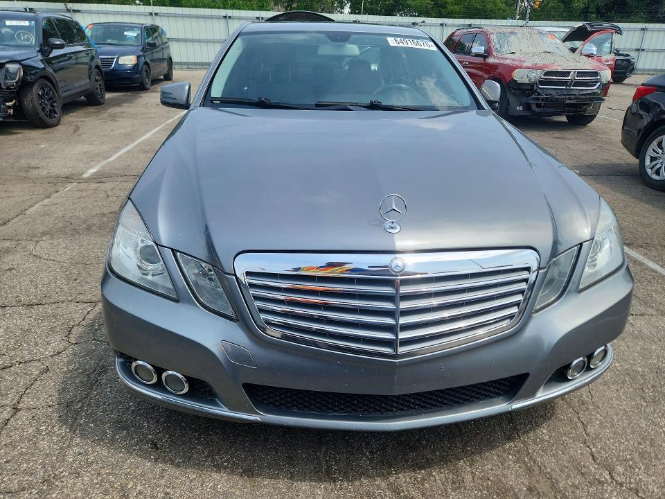 Photo 5 from auction – 2011 MERCEDES-BENZ E with VIN WDDHF8HB2BA266998