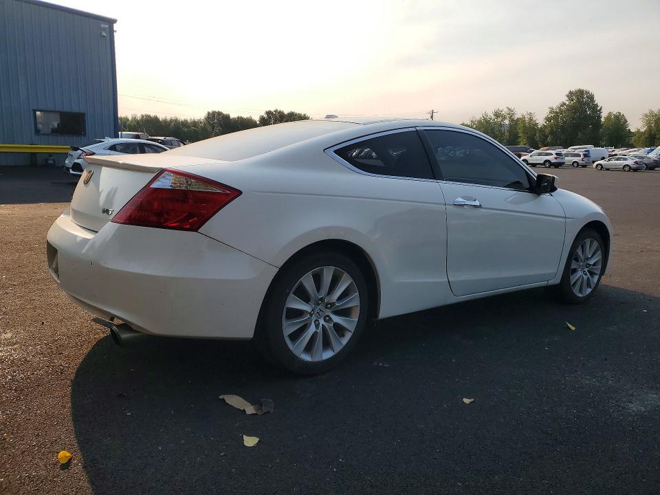 Photo 3 from auction – 2010 HONDA ACCORD with VIN 1HGCS2B86AA009319