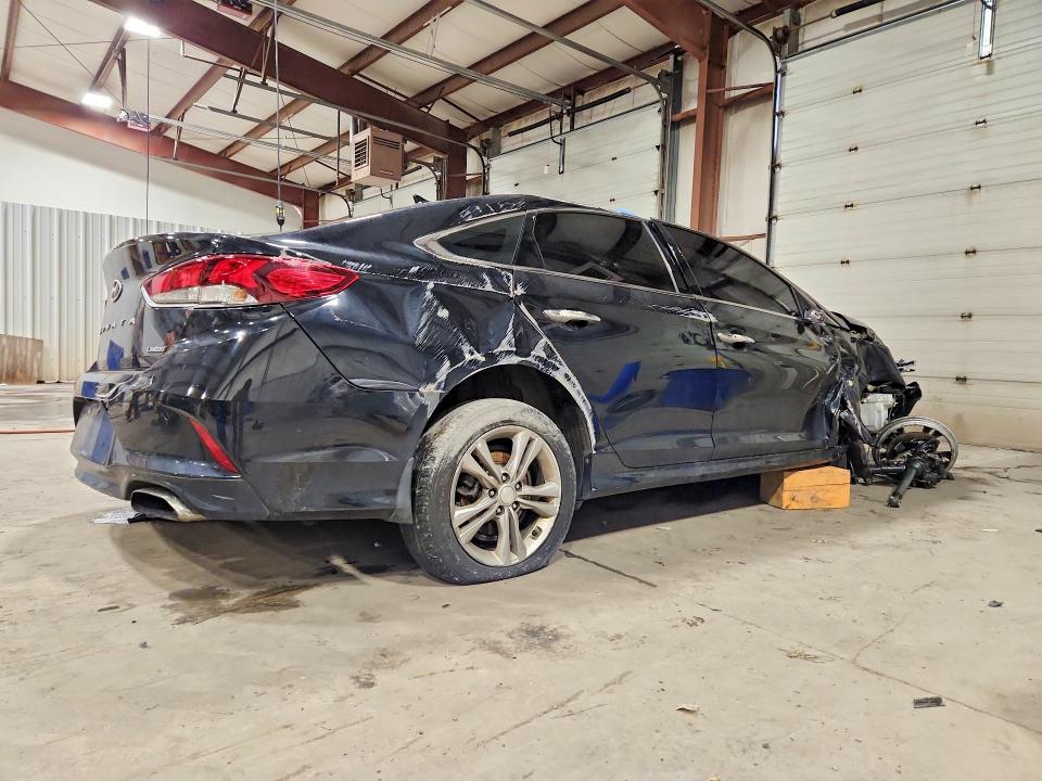 Photo 3 from auction – 2018 HYUNDAI SONATA with VIN 5NPE34AF3JH680696