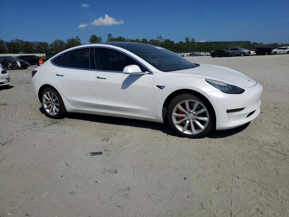 Photo 4 from auction – 2018 TESLA MODEL 3 with VIN 5YJ3E1EB5JF106591