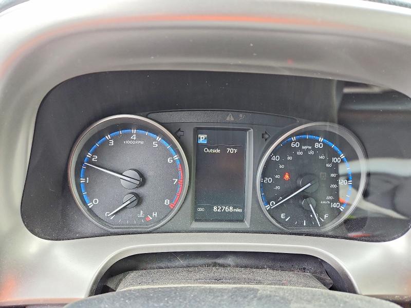 Photo 9 from auction – 2018 TOYOTA RAV4 with VIN JTMBFREV5JJ720907
