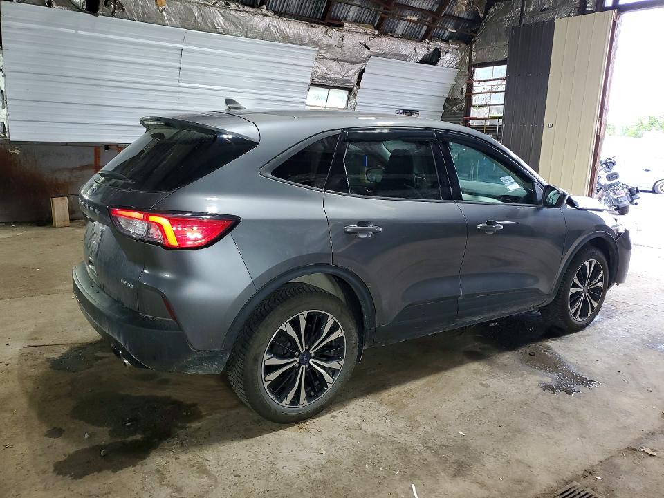 Photo 3 from auction – 2021 FORD ESCAPE with VIN 1FMCU9G60MUA09890