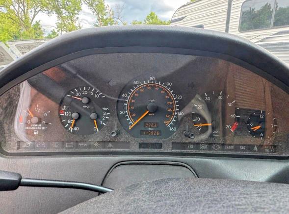 Photo 7 from auction – 1995 MERCEDES-BENZ SL with VIN WDBFA63E1SF114881