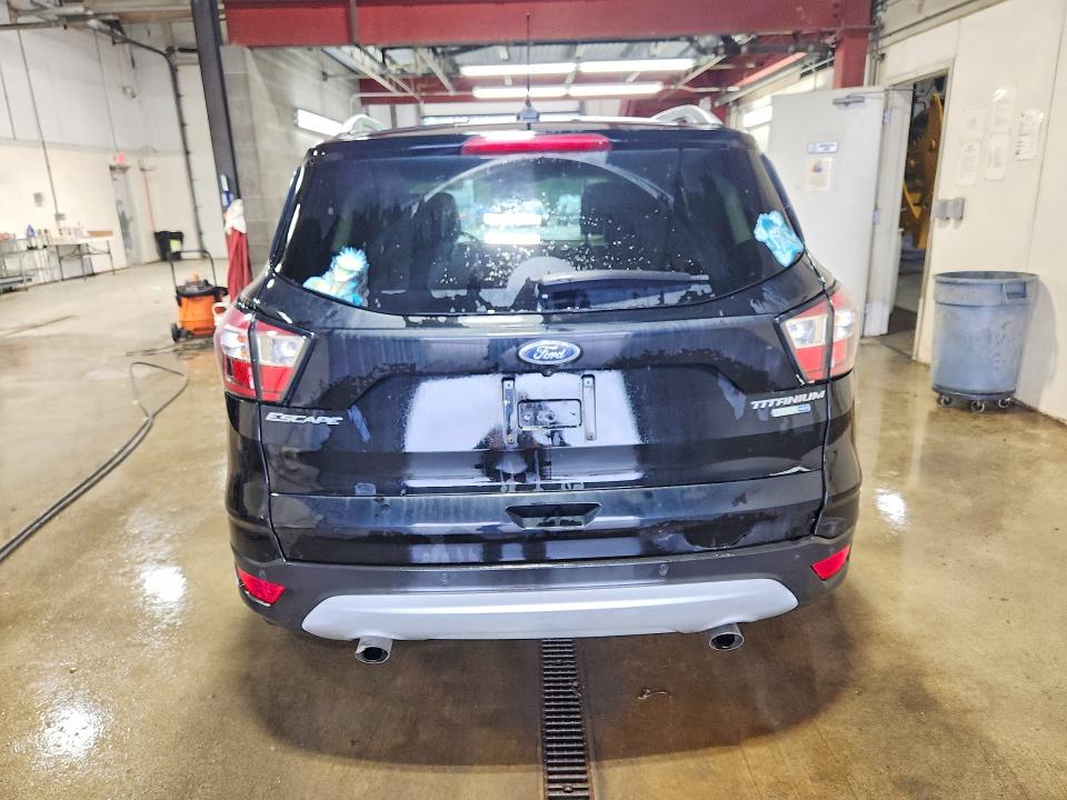 صورة رقم 6 من المزاد - 2018 FORD ESCAPE مع VIN 1FMCU9J92JUD44261