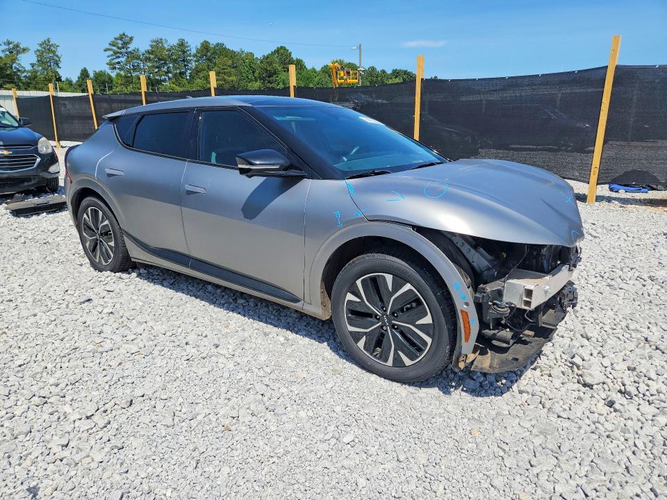 Photo 4 from auction – 2022 KIA EV6 with VIN KNDC44LAXN5056048